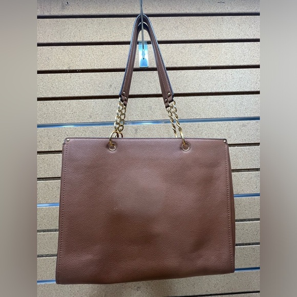 TORY BURCH EVERLY TOTE 👜 WITHOUT DUST BAG CAN’T REMEMBER EVER USING IT - Picture 4 of 16